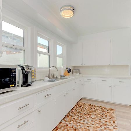 Lovely White Beach House Redondo Beach Exteriör bild