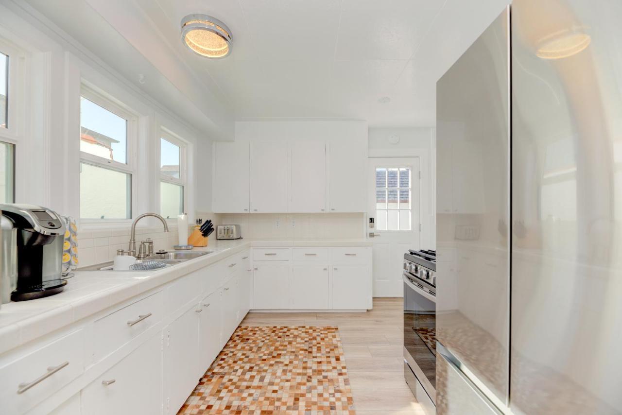 Lovely White Beach House Redondo Beach Exteriör bild