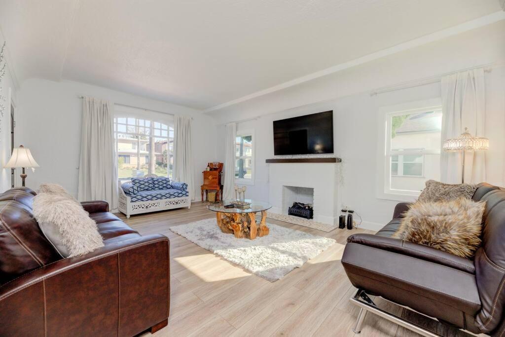 Lovely White Beach House Redondo Beach Exteriör bild